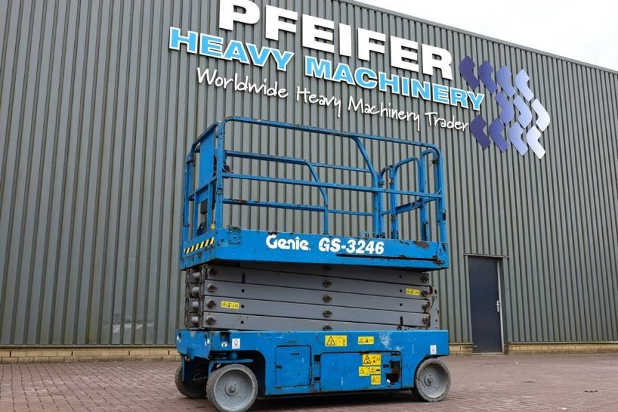 Genie GS3246 Electric, Working Height 11.75 m, 318kg Cap - Nacelle ciseaux: photos 1 Genie GS3246 Electric, Working Height 11.75 m, 318kg Cap - Nacelle ciseaux: photos 1