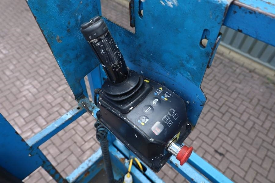 Genie GS3246 Electric, Working Height 11.75 m, 318kg Cap - Nacelle ciseaux: photos 5 Genie GS3246 Electric, Working Height 11.75 m, 318kg Cap - Nacelle ciseaux: photos 5