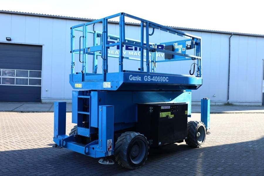 Genie GS4069DC Electric, 14m Working Height, 363kg Capac - Nacelle ciseaux: photos 2 Genie GS4069DC Electric, 14m Working Height, 363kg Capac - Nacelle ciseaux: photos 2