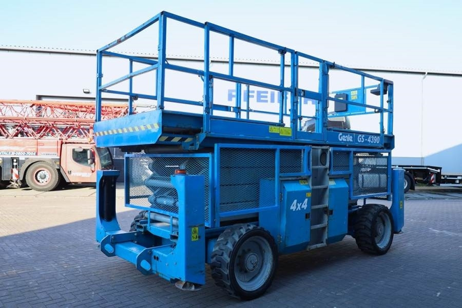 Genie GS4390 Diesel, 4x4 Drive, 15m Working Height, 680k - Nacelle ciseaux: photos 2 Genie GS4390 Diesel, 4x4 Drive, 15m Working Height, 680k - Nacelle ciseaux: photos 2