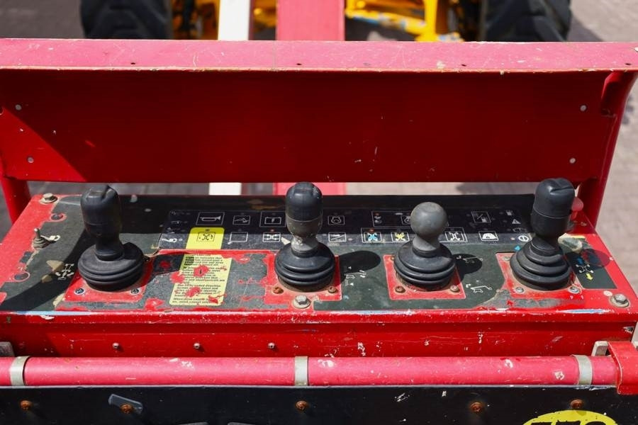 Genie ZX135/70 Diesel, 4x4x4 Drive, 43m Lifting Height, - Nacelle articulée: photos 4 Genie ZX135/70 Diesel, 4x4x4 Drive, 43m Lifting Height, - Nacelle articulée: photos 4