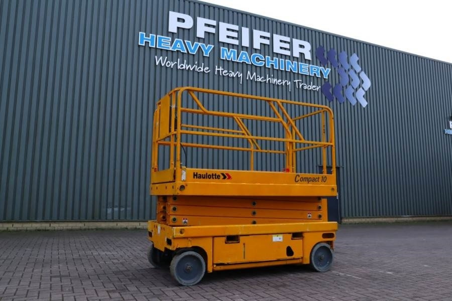 Haulotte Compact 10 Electric, 10m Working Height, 450kg Cap - Nacelle ciseaux: photos 1 Haulotte Compact 10 Electric, 10m Working Height, 450kg Cap - Nacelle ciseaux: photos 1