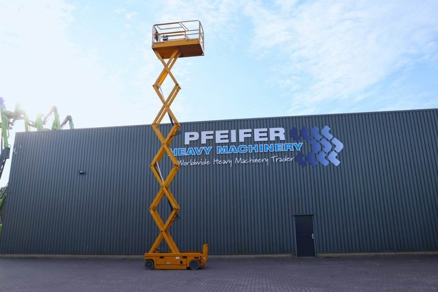 Haulotte Compact 12 Electric, 12m Working Height, 300kg Cap - Nacelle ciseaux: photos 3 Haulotte Compact 12 Electric, 12m Working Height, 300kg Cap - Nacelle ciseaux: photos 3