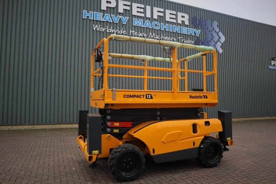 Haulotte Compact 12DX Valid Inspection, *Guarantee! Diesel, - Nacelle ciseaux: photos 1 Haulotte Compact 12DX Valid Inspection, *Guarantee! Diesel, - Nacelle ciseaux: photos 1