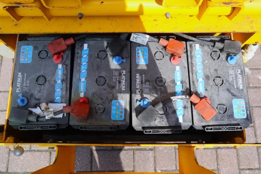 Haulotte Compact 14 Electric, 14m Working Height, 350kg Cap - Nacelle ciseaux: photos 4 Haulotte Compact 14 Electric, 14m Working Height, 350kg Cap - Nacelle ciseaux: photos 4