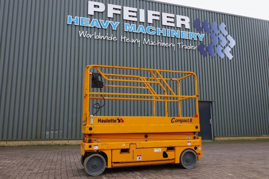 Haulotte Compact 8 Electric, 8.2m Working Height, 350kg Cap - Nacelle ciseaux: photos 1 Haulotte Compact 8 Electric, 8.2m Working Height, 350kg Cap - Nacelle ciseaux: photos 1