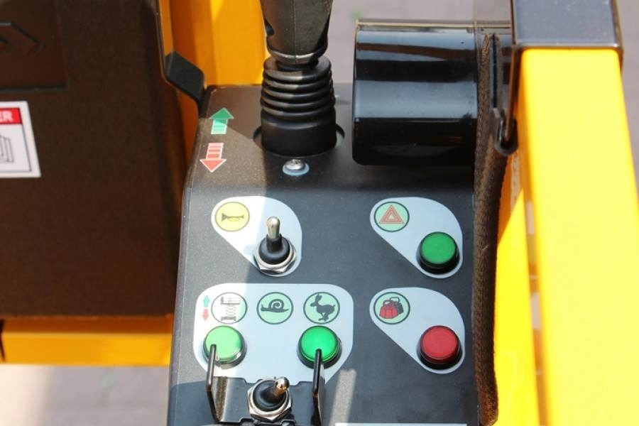 Haulotte Compact 8 Valid inspection, *Guarantee! Electric, - Nacelle ciseaux: photos 5 Haulotte Compact 8 Valid inspection, *Guarantee! Electric, - Nacelle ciseaux: photos 5