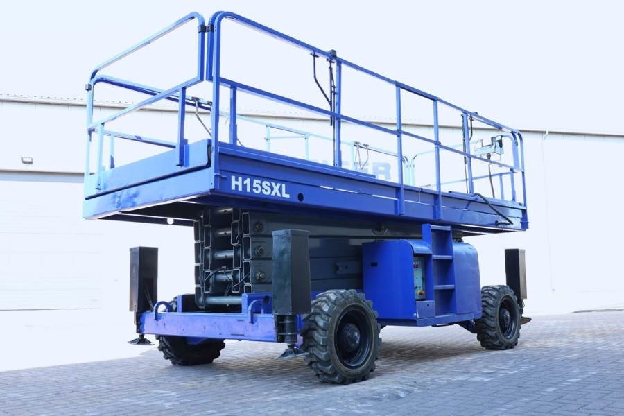 Haulotte H15SXL Diesel, 4x4 Drive, 15m Working Height, 500k  - Nacelle ciseaux: photos 2 Haulotte H15SXL Diesel, 4x4 Drive, 15m Working Height, 500k  - Nacelle ciseaux: photos 2