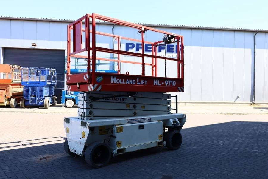 Holland Lift Ecostar HL-9710 Electric, 12m Working Height, 325k - Nacelle ciseaux: photos 2 Holland Lift Ecostar HL-9710 Electric, 12m Working Height, 325k - Nacelle ciseaux: photos 2