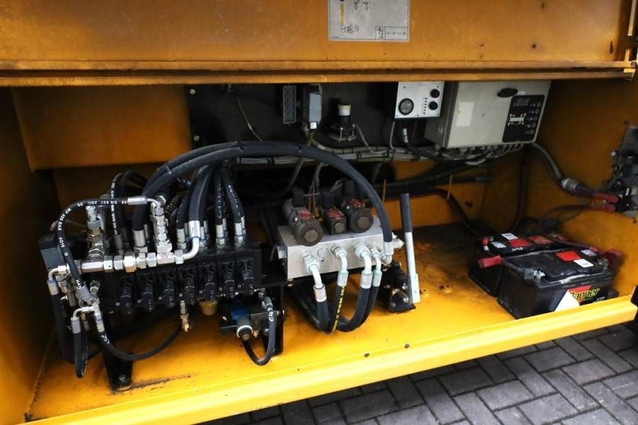 JLG 203-24 Diesel, 4x4 Drive, 22.3m Working Height, 75 - Nacelle ciseaux: photos 5 JLG 203-24 Diesel, 4x4 Drive, 22.3m Working Height, 75 - Nacelle ciseaux: photos 5