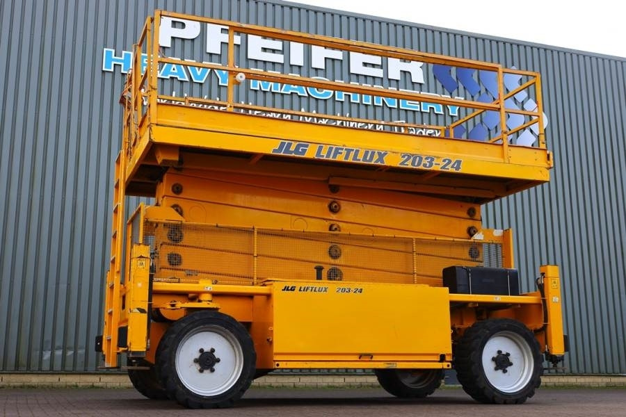 JLG 203-24 Diesel, 4x4 Drive, 22.3m Working Height, 75 - Nacelle ciseaux: photos 1 JLG 203-24 Diesel, 4x4 Drive, 22.3m Working Height, 75 - Nacelle ciseaux: photos 1