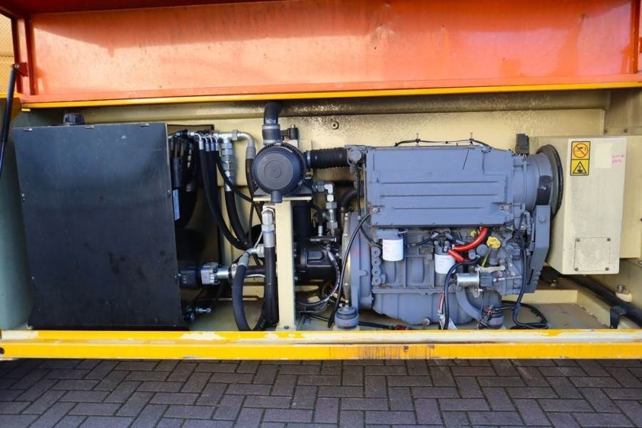 JLG 210-25 Diesel, 4x4 Drive, 23m Working Height, 1000 - Nacelle ciseaux: photos 4 JLG 210-25 Diesel, 4x4 Drive, 23m Working Height, 1000 - Nacelle ciseaux: photos 4