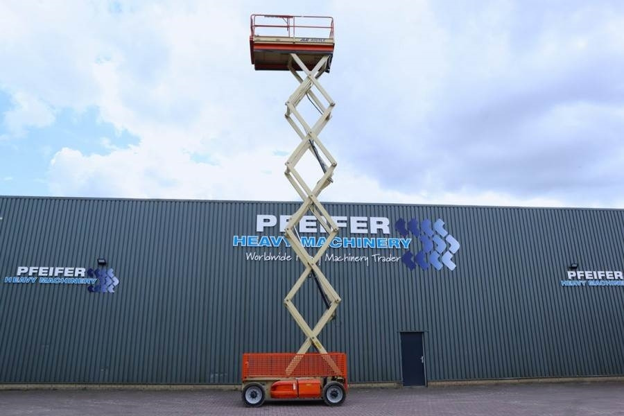 JLG 4069LE Electric, 14.2m Working Height, 360kg Capac - Nacelle ciseaux: photos 3 JLG 4069LE Electric, 14.2m Working Height, 360kg Capac - Nacelle ciseaux: photos 3