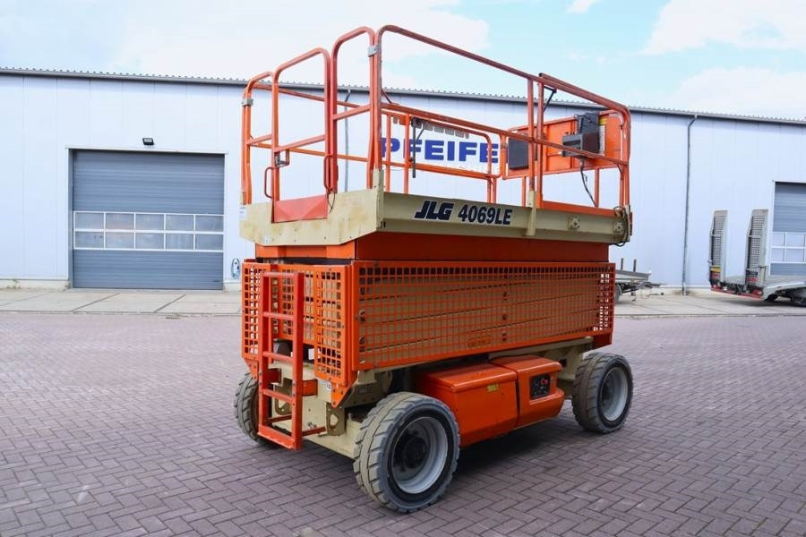 JLG 4069LE Electric, 14.2m Working Height, 360kg Capac - Nacelle ciseaux: photos 2 JLG 4069LE Electric, 14.2m Working Height, 360kg Capac - Nacelle ciseaux: photos 2