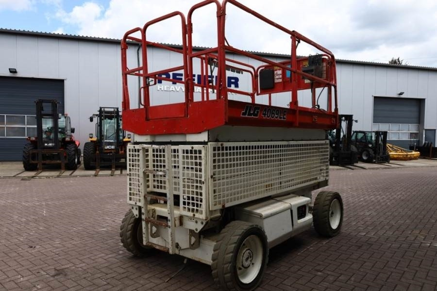 JLG 4069LE Electric, 14.2m Working Height, 360kg Capac  - Nacelle ciseaux: photos 2 JLG 4069LE Electric, 14.2m Working Height, 360kg Capac  - Nacelle ciseaux: photos 2