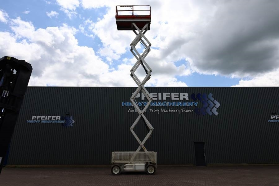 JLG 4069LE Electric, 14.2m Working Height, 360kg Capac  - Nacelle ciseaux: photos 3 JLG 4069LE Electric, 14.2m Working Height, 360kg Capac  - Nacelle ciseaux: photos 3