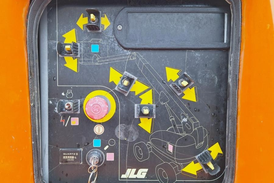 JLG 860SJ Diesel, 4x4 Drive, 28.2m Working Height, 22. - Nacelle articulée: photos 4 JLG 860SJ Diesel, 4x4 Drive, 28.2m Working Height, 22. - Nacelle articulée: photos 4