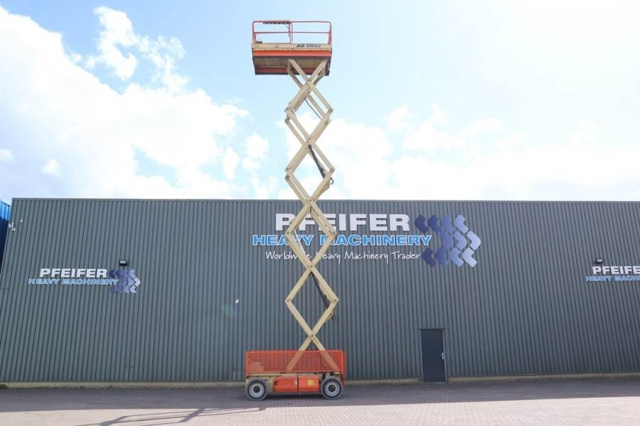 JLG M4069 Hybrid, 14.2m Working Height, 360kg Capacity - Nacelle ciseaux: photos 3 JLG M4069 Hybrid, 14.2m Working Height, 360kg Capacity - Nacelle ciseaux: photos 3