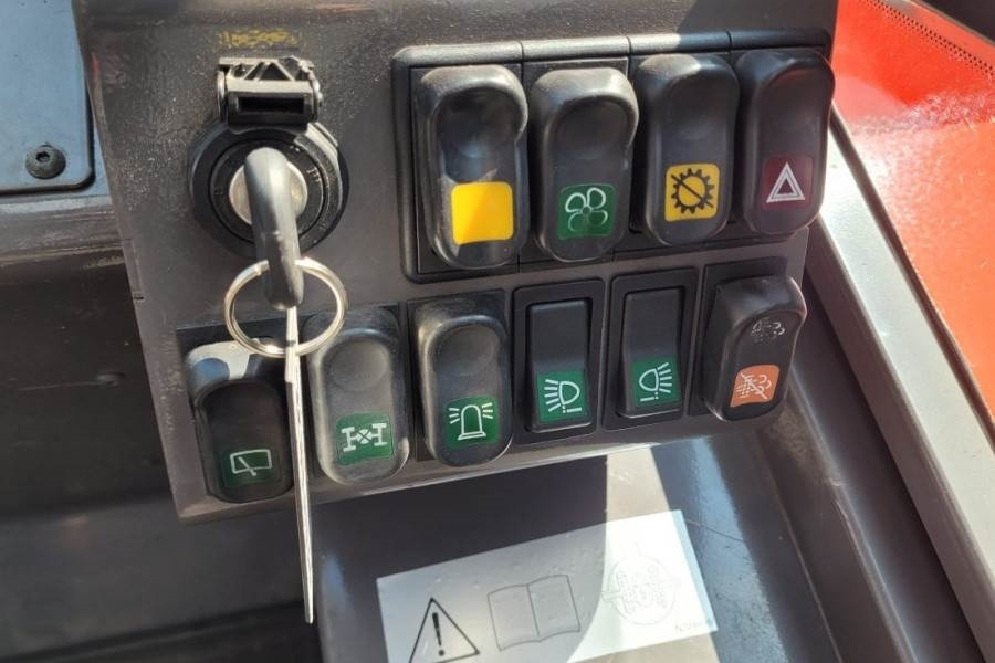 Chariot tout terrain Manitou M30-4 Valid Inspection, *Guarantee, Diesel, 4x4 Dr: photos 12