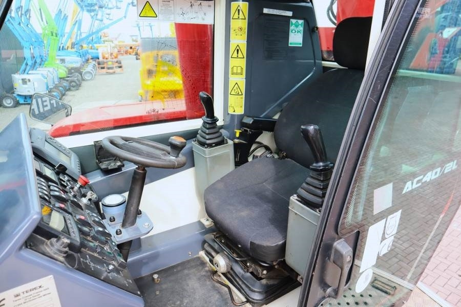 Terex AC40/2L Diesel, 4x4 Drive And 4-Wheel Steering, 40 - Grue tout-terrain: photos 5 Terex AC40/2L Diesel, 4x4 Drive And 4-Wheel Steering, 40 - Grue tout-terrain: photos 5