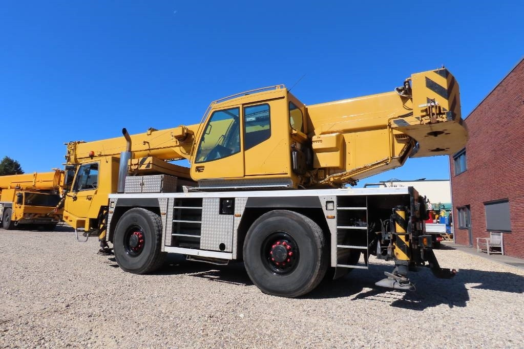 Tadano Faun ATF 40G-2 - Grue tout-terrain: photos 4 Tadano Faun ATF 40G-2 - Grue tout-terrain: photos 4