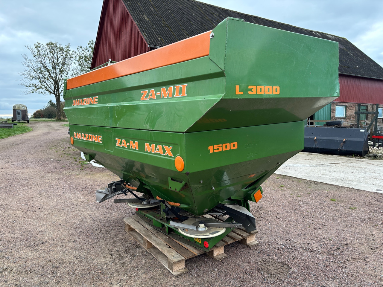 Amazone ZA-M Max - Distributeur d'engrais: photos 1 Amazone ZA-M Max - Distributeur d'engrais: photos 1