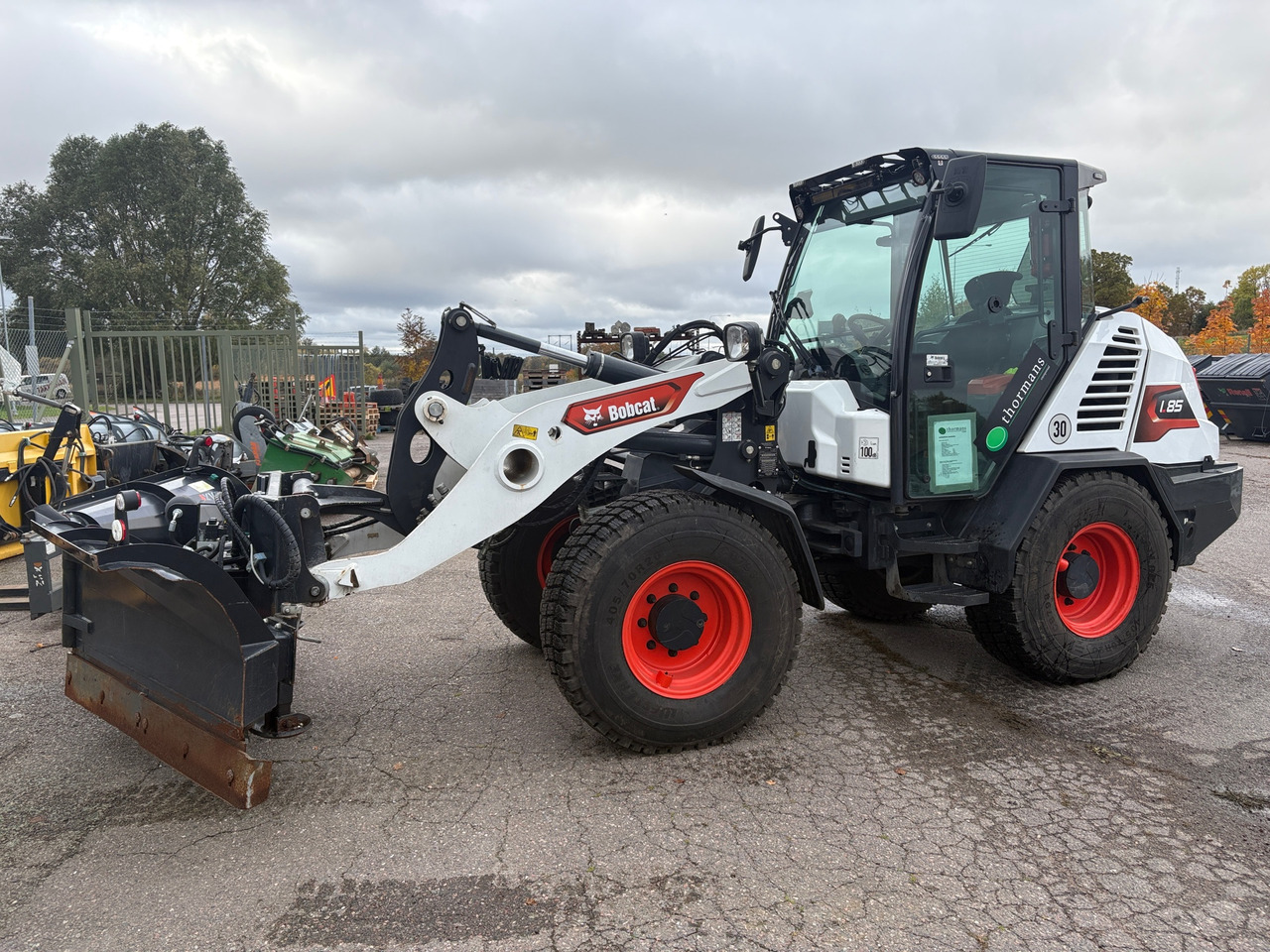 Bobcat L85 - Chargeuse sur pneus: photos 1 Bobcat L85 - Chargeuse sur pneus: photos 1