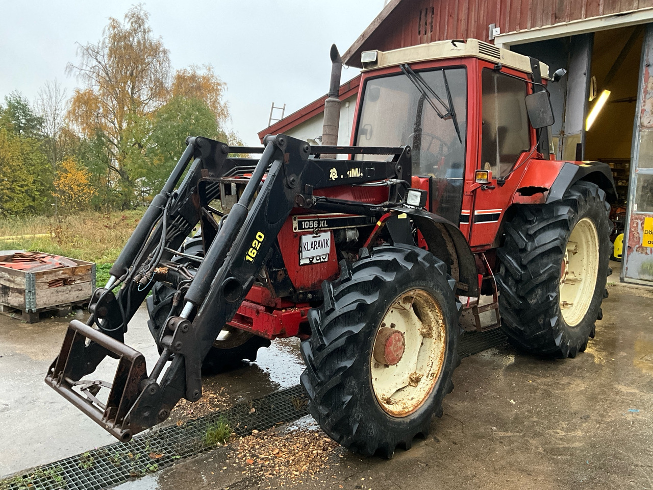 International IH 1056 XL - Tracteur agricole: photos 1 International IH 1056 XL - Tracteur agricole: photos 1