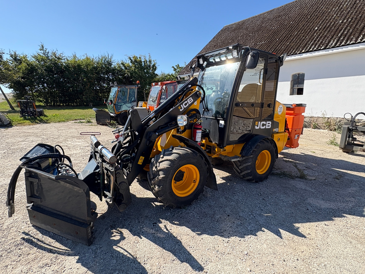 JCB 403 Plus - Chargeuse sur pneus: photos 1 JCB 403 Plus - Chargeuse sur pneus: photos 1