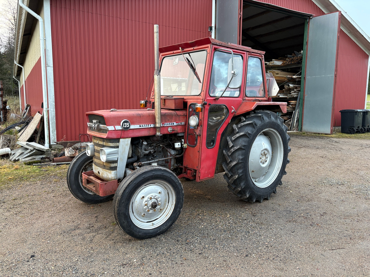 Massey Ferguson 135 Special 8-VX - Tracteur agricole: photos 1 Massey Ferguson 135 Special 8-VX - Tracteur agricole: photos 1