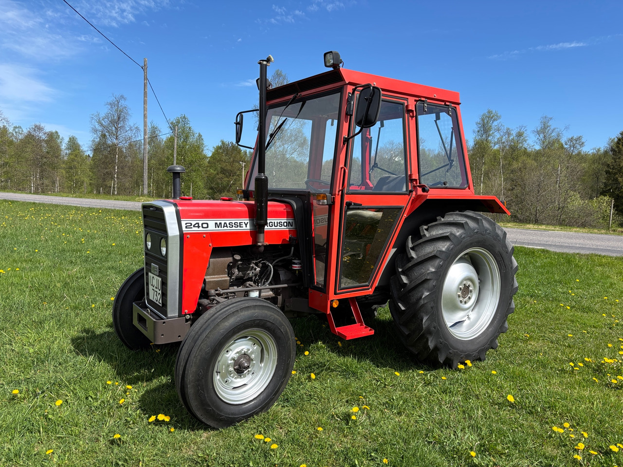 Massey Ferguson 240 - Tracteur agricole: photos 1 Massey Ferguson 240 - Tracteur agricole: photos 1