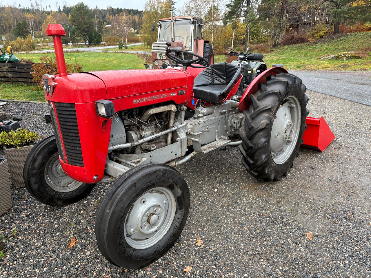 Massey Ferguson 35 - Tracteur agricole: photos 1 Massey Ferguson 35 - Tracteur agricole: photos 1