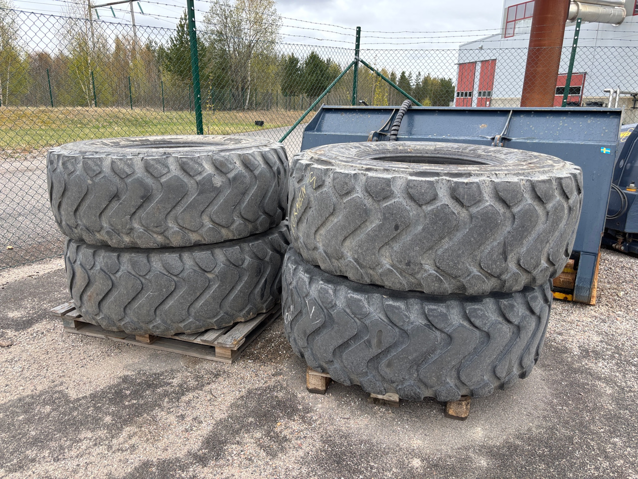 Michelin XHA2 - Pneu pour Engins de chantier: photos 1 Michelin XHA2 - Pneu pour Engins de chantier: photos 1