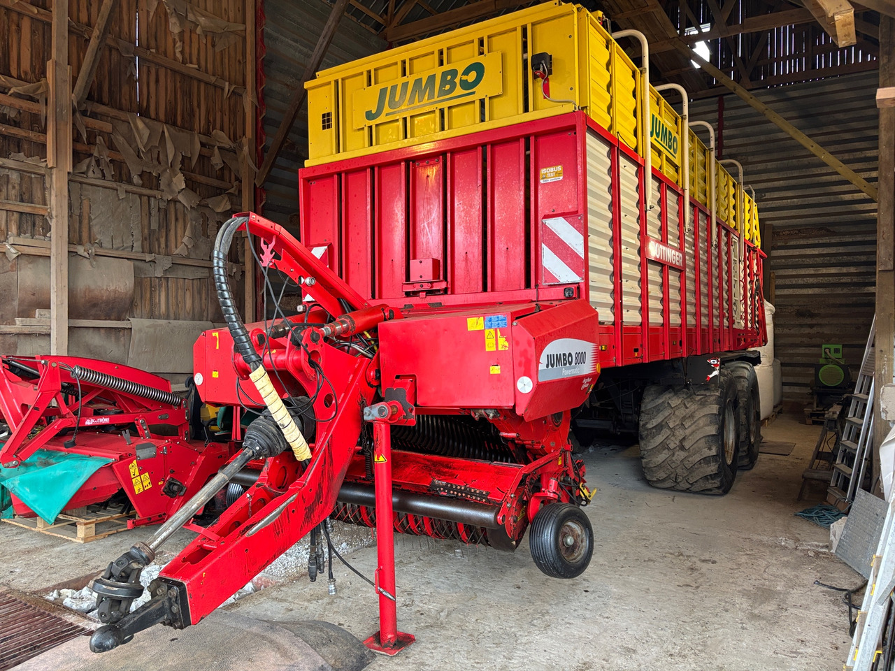 Pöttinger Jumbo 8000 L - Autochargeuse: photos 1 Pöttinger Jumbo 8000 L - Autochargeuse: photos 1