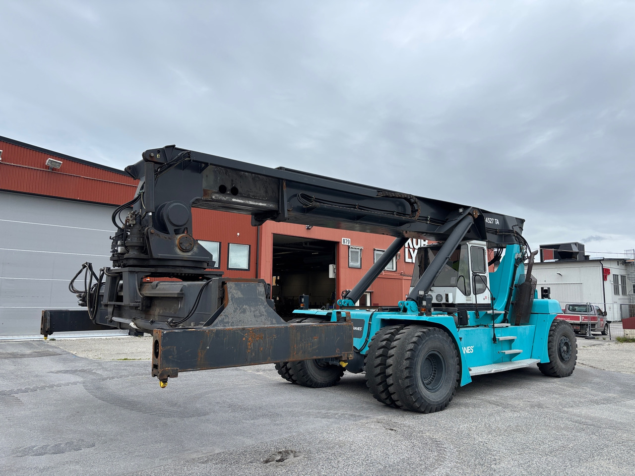 SMW Silverdalens SC 4527TA5 - Reach stacker: photos 1 SMW Silverdalens SC 4527TA5 - Reach stacker: photos 1