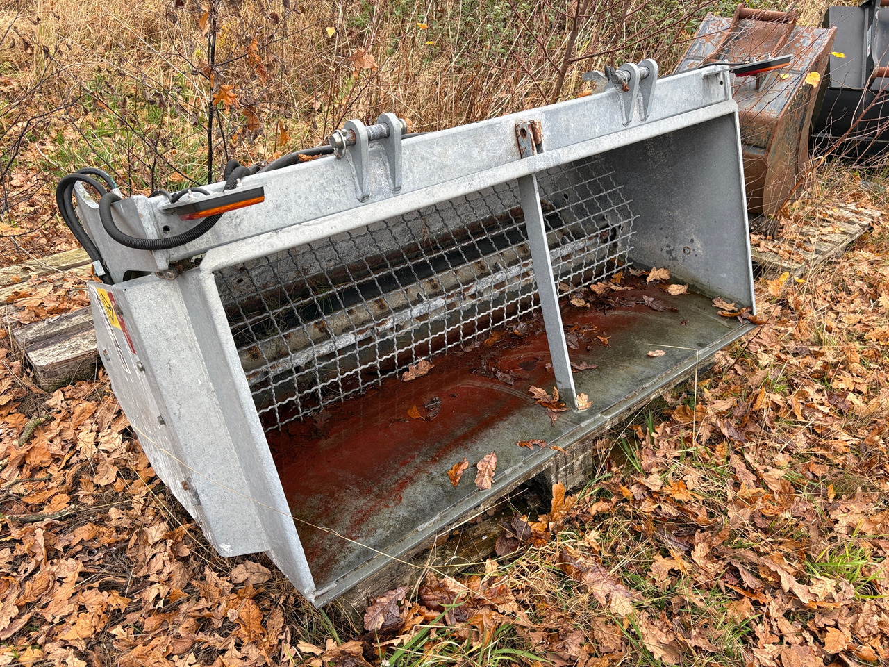 Siringe SP500 - Epandeur de sable: photos 1 Siringe SP500 - Epandeur de sable: photos 1