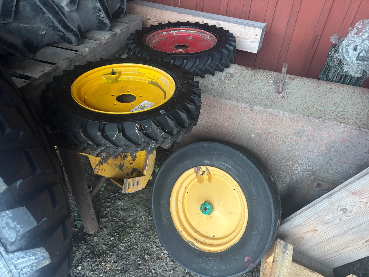 Väderstad Rapid - Pneu pour Machine agricole: photos 1 Väderstad Rapid - Pneu pour Machine agricole: photos 1