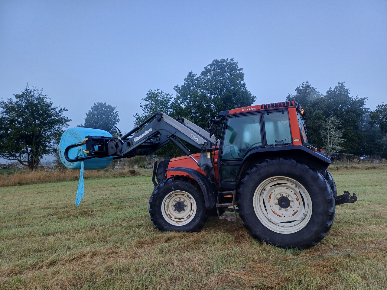 Valtra 6850 Hitech - Tracteur agricole: photos 1 Valtra 6850 Hitech - Tracteur agricole: photos 1