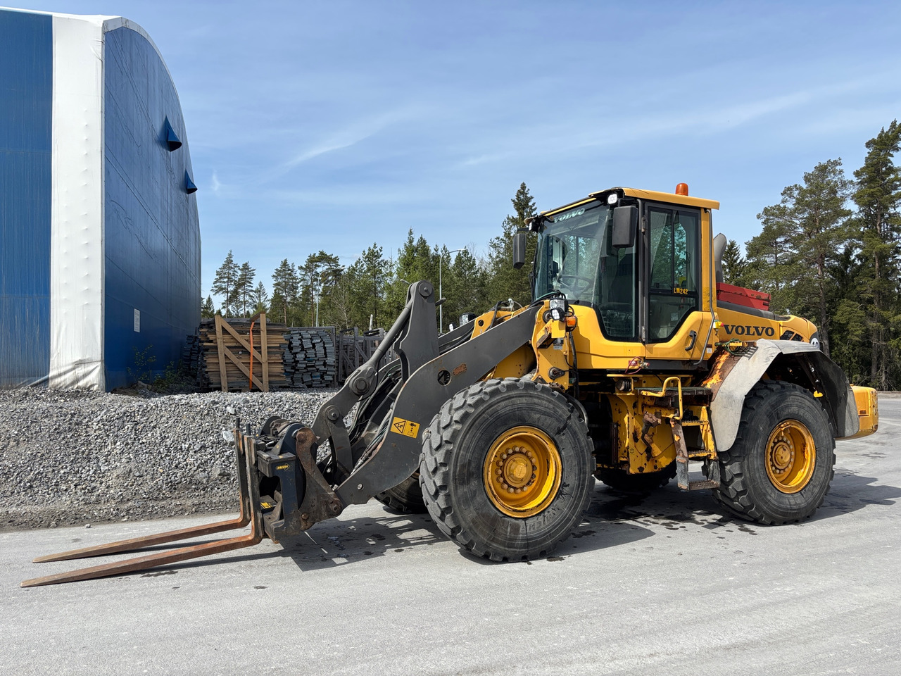 Volvo L90F - Chargeuse sur pneus: photos 1 Volvo L90F - Chargeuse sur pneus: photos 1