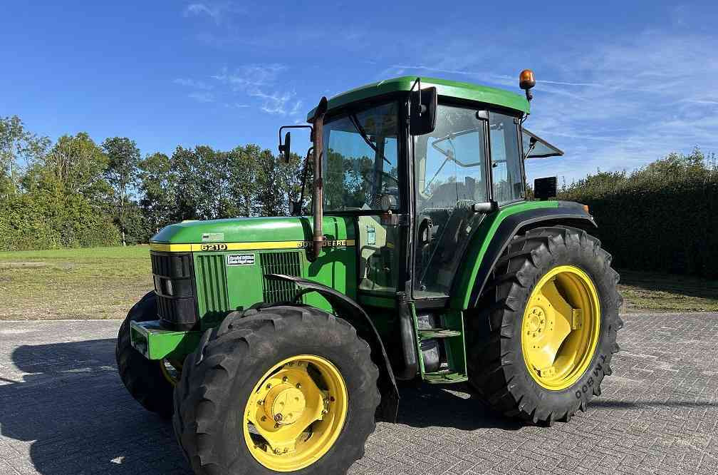 John Deere 6210 - Tracteur agricole: photos 1 John Deere 6210 - Tracteur agricole: photos 1
