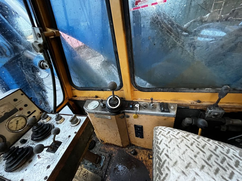 Liebherr 941 excavator with ABI driller - Foreuse: photos 5 Liebherr 941 excavator with ABI driller - Foreuse: photos 5