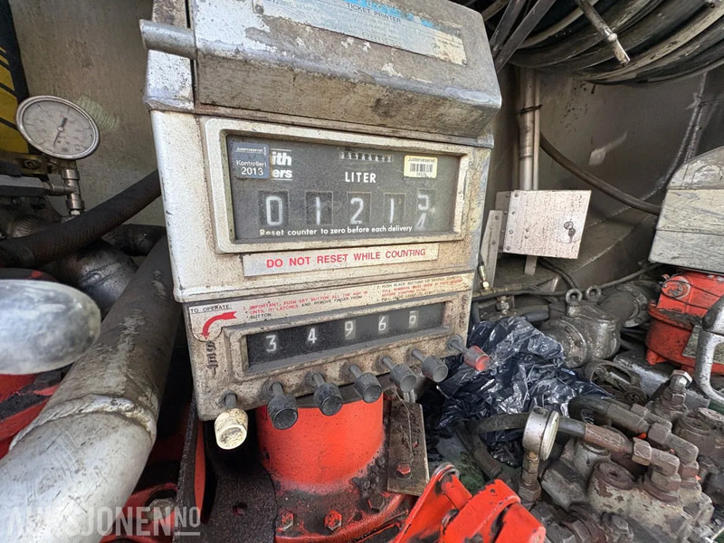 Camion citerne Volvo FL 7 Volvo FL7 285 Fuel tanker 4x2: photos 6 Camion citerne Volvo FL 7 Volvo FL7 285 Fuel tanker 4x2: photos 6