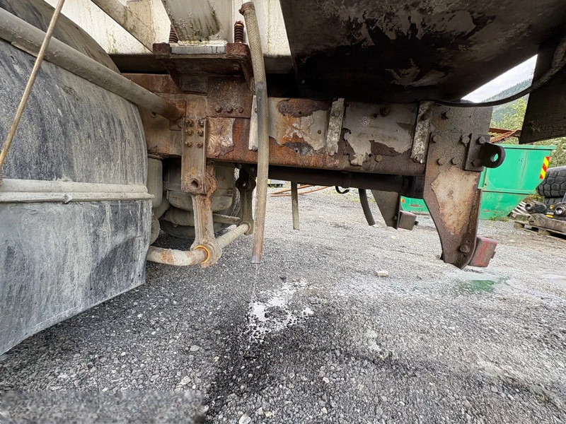 Camion citerne Volvo FL 7 Volvo FL7 285 Fuel tanker 4x2: photos 10 Camion citerne Volvo FL 7 Volvo FL7 285 Fuel tanker 4x2: photos 10