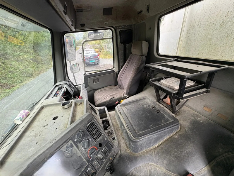 Camion citerne Volvo FL 7 Volvo FL7 285 Fuel tanker 4x2: photos 15 Camion citerne Volvo FL 7 Volvo FL7 285 Fuel tanker 4x2: photos 15