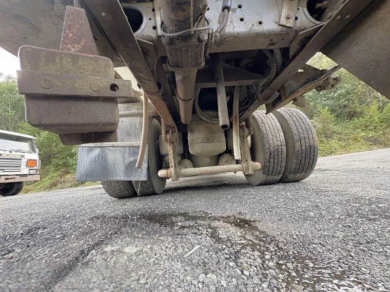 Camion citerne Volvo FL 7 Volvo FL7 285 Fuel tanker 4x2: photos 11 Camion citerne Volvo FL 7 Volvo FL7 285 Fuel tanker 4x2: photos 11