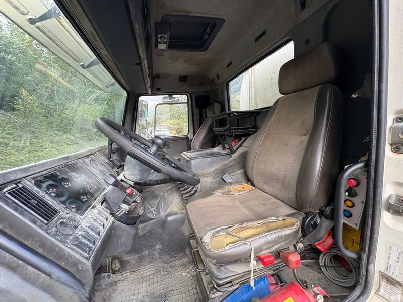 Camion citerne Volvo FL 7 Volvo FL7 285 Fuel tanker 4x2: photos 14 Camion citerne Volvo FL 7 Volvo FL7 285 Fuel tanker 4x2: photos 14