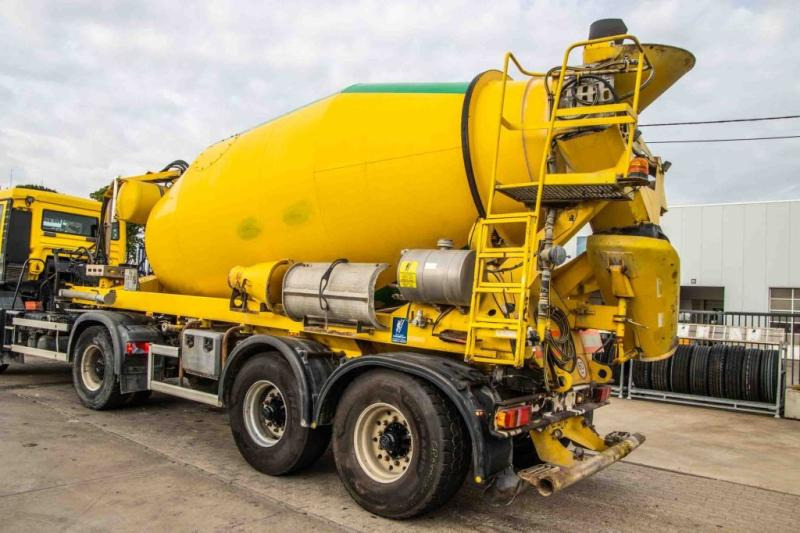 DE BUF BETON MIXER/MALAXEUR/MISCHER 10 M3 /GESTUURD/GELENKT/STEERING/DIR. - Semi-remorque malaxeur: photos 3 DE BUF BETON MIXER/MALAXEUR/MISCHER 10 M3 /GESTUURD/GELENKT/STEERING/DIR. - Semi-remorque malaxeur: photos 3