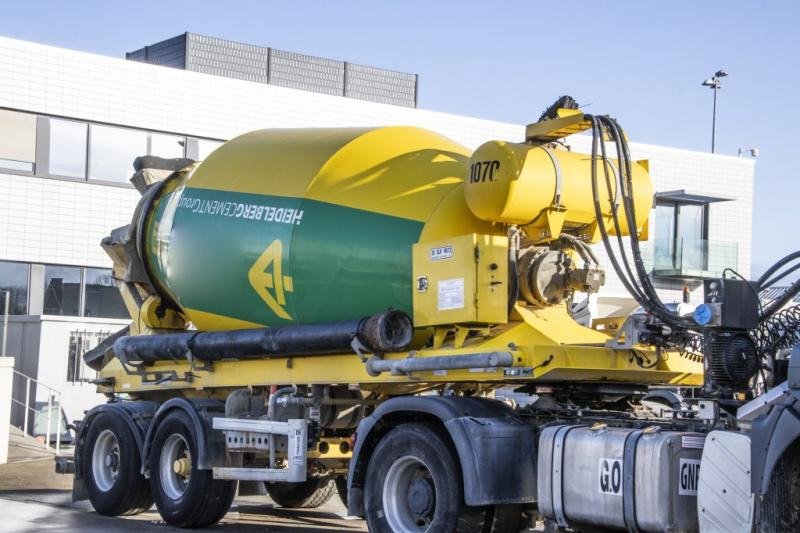 DE BUF MIXER/MALAXEUR/MISCHER-10M3 (gestuurd/gelenkt/dir./steering) - Semi-remorque malaxeur: photos 2 DE BUF MIXER/MALAXEUR/MISCHER-10M3 (gestuurd/gelenkt/dir./steering) - Semi-remorque malaxeur: photos 2