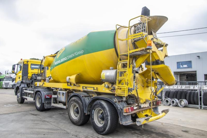 DE BUF MIXER/MALAXEUR/MISCHER-10M3 (gestuurd/gelenkt/dir./steering) - Semi-remorque malaxeur: photos 4 DE BUF MIXER/MALAXEUR/MISCHER-10M3 (gestuurd/gelenkt/dir./steering) - Semi-remorque malaxeur: photos 4