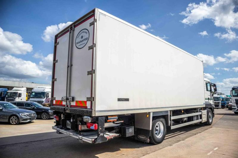 MAN TGS 18.320 BL -CARRIER 850-Vlees/Meat/Viande/Fleisch - Camion frigorifique: photos 3 MAN TGS 18.320 BL -CARRIER 850-Vlees/Meat/Viande/Fleisch - Camion frigorifique: photos 3